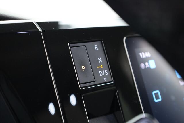 Volkswagen MULTIVAN 1.4 eHybrid L1H1 | Rijklaar! | 7 Pers. | IQ. Light | Dig. Cockpit | Camera+PDC | Adapt. Cruise | Apple CarPlay | All Seasons | DAB | 17'' V