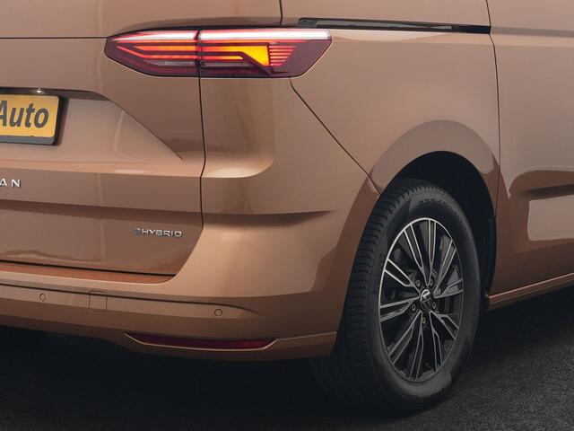 Volkswagen MULTIVAN 1.4 eHybrid L1H1 Style 7 Persoons PHEV 218pk | Trekhaak Af Fabriek | Panodak | Alcantara Sportstoelen & Stuur Verwarmd Adaptive Cruise | Camera | IQ Light | Apple Carplay | Blis | Navigatie | DAB | Plug In Hybrid |