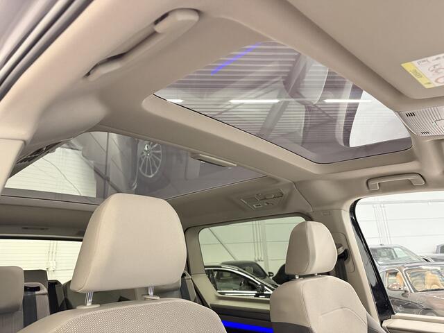 Volkswagen MULTIVAN 1.4 eHybrid Life 7p. PANO/IQ-LIGHT/19"/CARPLAY/SFEER/ELECTR.SCHUIFDEUREN/ACC/KEYLESS/STOEL+STUURVERW/PRIVACY/ELECTR.A.KLEP/DEEP-BLACK METALLIC/VOLLEDIG VW DEALER HISTORIE