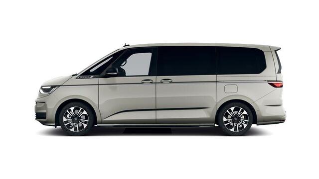 Volkswagen MULTIVAN Bulli Edition L2 1.5 eHybrid 180 kW (245 pk) 4M | IG Light | Panoramadak | Area View | 12,9 inch Discover Pro | Wegklapbare trekhaak | Zitopstelling 2-2-3 met vis-a-vis | Privacy glass|