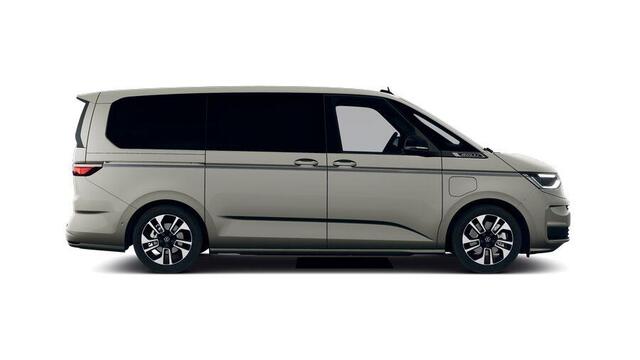 Volkswagen MULTIVAN Bulli Edition L2 1.5 eHybrid 180 kW (245 pk) 4M | IG Light | Panoramadak | Area View | 12,9 inch Discover Pro | Wegklapbare trekhaak | Zitopstelling 2-2-3 met vis-a-vis | Privacy glass|