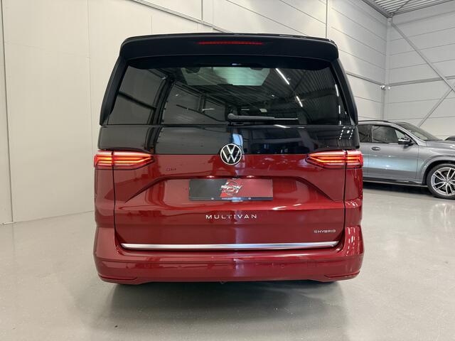 Volkswagen MULTIVAN 1.4 eHybrid Life 7p. PANO/TREKHAAK/H&K/EL.SCHUIFDEUREN/IQ-LIGHT/ACC/KEYLESS/CAMERA/17"BLACK/EL.A.KLEP/TWO-TONE FORTANA RED-DEEP BLACK/NET BEURT GEHAD BIJ VW DEALER