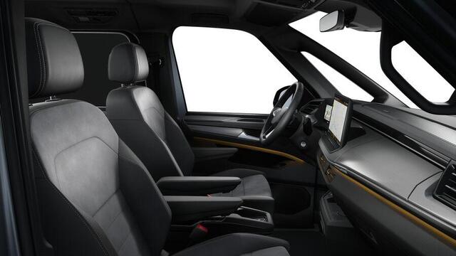 Volkswagen MULTIVAN 1.5 eHybrid L2 Bulli Edition 4Motion | IQ Light | Panoramadak | Area View | 12,9 inch Discover Pro | Wegklapbare trekhaak | Zitopstelling 2-2-3 met vis-a-vis | Privacy glass|