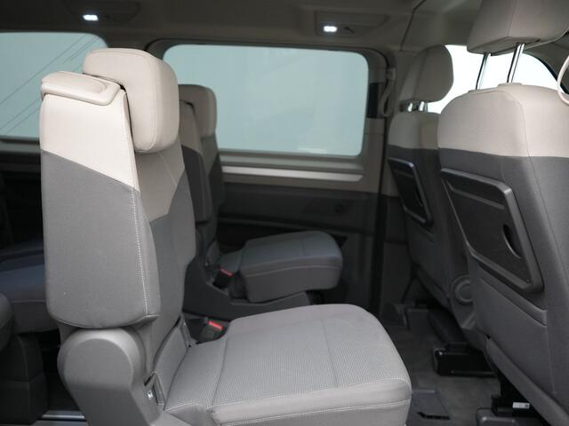 Volkswagen MULTIVAN 1.4 eHybrid Bulli 7 Zits PHEV 218pk Dealer O.H | Trekhaak Af Fabriek | Adaptive Cruise | Camera | Sportstoelen & Stuur Verwarmd | Apple Carplay | BLIS | Navigatie | Virtual | DAB | 17"L.M | Plug In Hybrid |