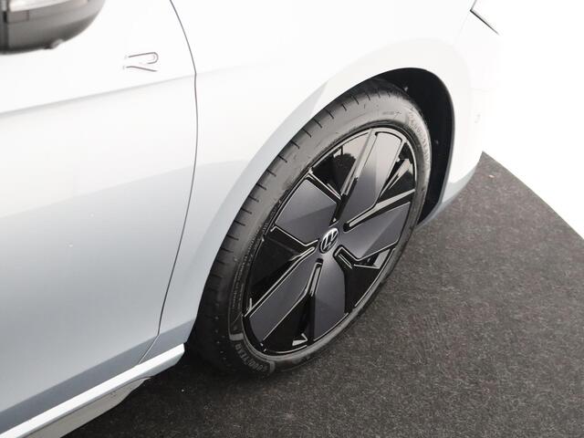 Volkswagen PASSAT Variant 1.5 eTSI DSG R-Line Business | Panoramadak | Harman kardon | 19 inch LM velgen | LED Matrix | Interieurvoorverwarming | 360 graden camera |