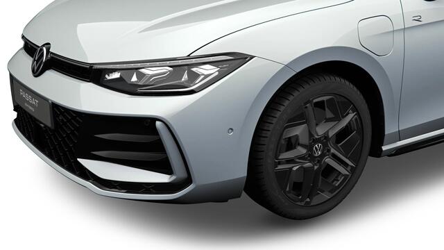 Volkswagen PASSAT Variant 1.5 eHybrid 204 6DSG R-Line Business Automaat | Panoramaschuif-kanteldak, elektrisch bedienbaar | Rijstrookbehoudassistent (Lane Assist)