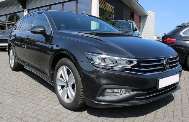 Volkswagen PASSAT Variant 2.0 TDI 200 PK DSG ACC Trekhaak Camera LED