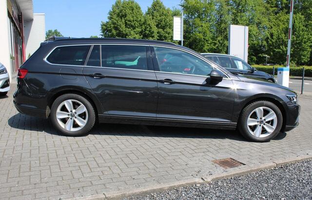 Volkswagen PASSAT Variant 2.0 TDI 200 PK DSG ACC Trekhaak Camera LED