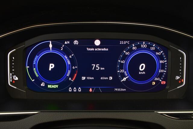 Volkswagen PASSAT GTE Virtual EL Trekt+aKlep Disc pro Navi leder Pano Camera Dodeh detec