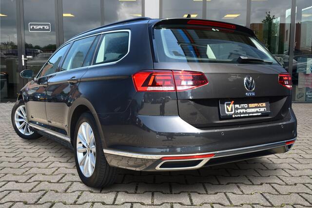 Volkswagen PASSAT Variant 1.4 TSI PHEV GTE | Dealer Onderhouden | ACC | Camera |