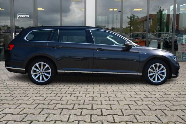 Volkswagen PASSAT Variant 1.4 TSI PHEV GTE | Dealer Onderhouden | ACC | Camera |