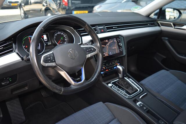 Volkswagen PASSAT Variant 1.4 TSI PHEV GTE | Dealer Onderhouden | ACC | Camera |