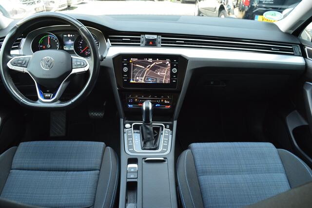Volkswagen PASSAT Variant 1.4 TSI PHEV GTE | Dealer Onderhouden | ACC | Camera |
