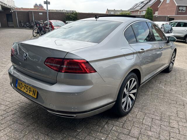 Volkswagen PASSAT 1.4 TSI GTE Connected Series Plus plug in hybride. Bom vol opties