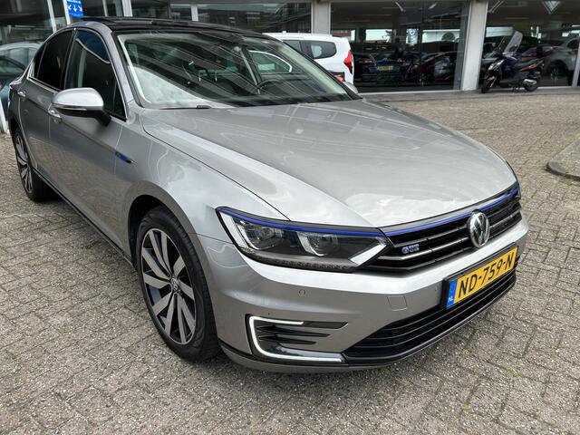 Volkswagen PASSAT 1.4 TSI GTE Connected Series Plus plug in hybride. Bom vol opties