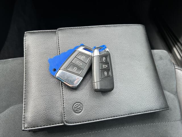 Volkswagen PASSAT 1.4 TSI GTE Connected Series Plus plug in hybride. Bom vol opties