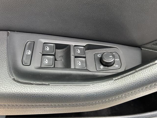 Volkswagen PASSAT 1.4 TSI GTE Connected Series Plus plug in hybride. Bom vol opties