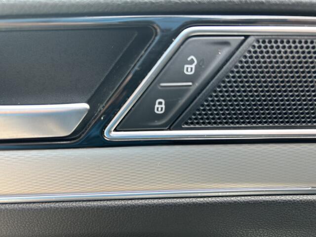 Volkswagen PASSAT 1.4 TSI GTE Connected Series Plus plug in hybride. Bom vol opties