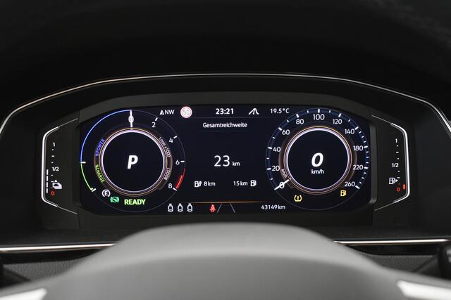Volkswagen PASSAT Variant GTE El Trekh+aKlep Virtual Disc Pro Pano Vol Leder mem Seats dodeh det