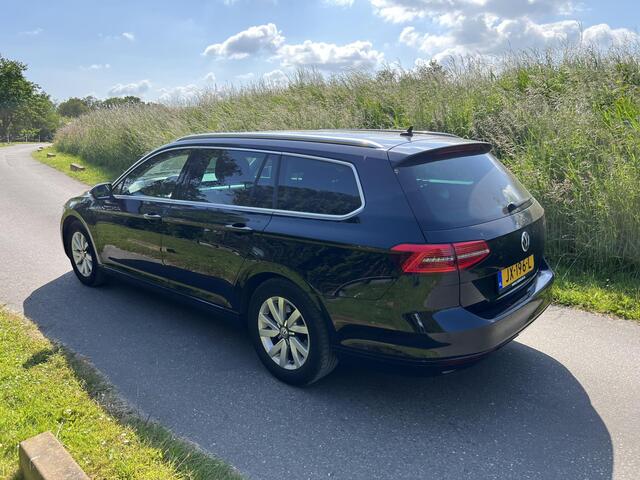 Volkswagen PASSAT Variant 1.6 TDI Connected Series