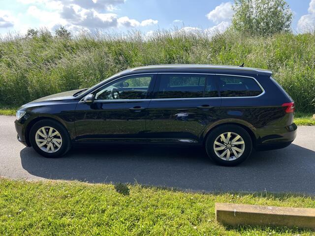 Volkswagen PASSAT Variant 1.6 TDI Connected Series