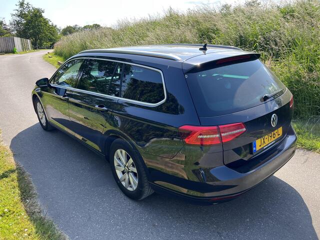 Volkswagen PASSAT Variant 1.6 TDI Connected Series