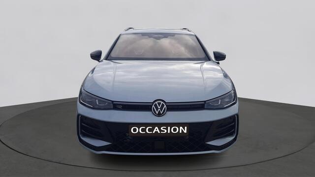 Volkswagen PASSAT Variant 1.5 TSI 150pk R-Line Business DSG / Panoramadak / 360 Camera / Stoel/Stuur/Voorruit verwarming / Trekhaak