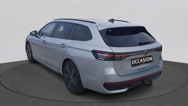 Volkswagen PASSAT Variant 1.5 TSI 150pk R-Line Business DSG / Panoramadak / 360 Camera / Stoel/Stuur/Voorruit verwarming / Trekhaak