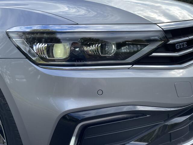 Volkswagen PASSAT Variant 1.4 TSI PHEV 218pk GTE Business DSG / Panoramadak / Head-up Display / Camera / Stoelverwarming