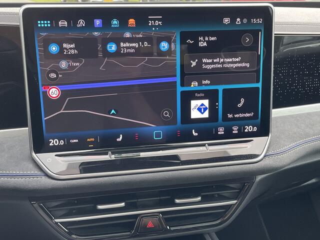 Volkswagen PASSAT Variant 1.5 eTSI 150pk R-Line Business DSG / Panoramadak / Camera / Stoel/Stuurverwarming