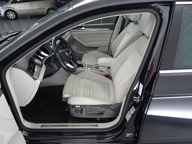 Volkswagen PASSAT Variant 1.4 TSI PHEV GTE, Panorama, Trekhaak, Carplay, Alcantara\Leder