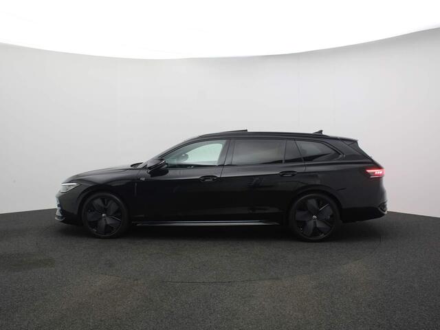 Volkswagen PASSAT Variant R-Line Business 1.5 eTSI 150pk DSG Automaat Panoramadak, Harman kardon audio, 360 camera, Head up display, Adaptive cruise control, Navigatie, LED matrix koplampen, Verwarmde voorruit, Stoelverwarming