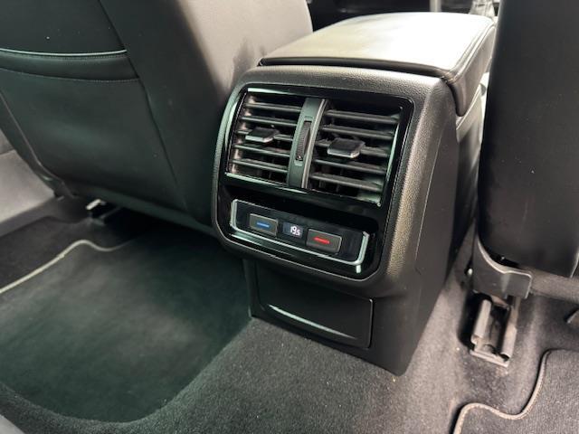 Volkswagen PASSAT VARIANT 1.5TSI 150PK DSG R-LINE HIGHLINE/VIRTDASH/ACARPLAY/NAV/LEER