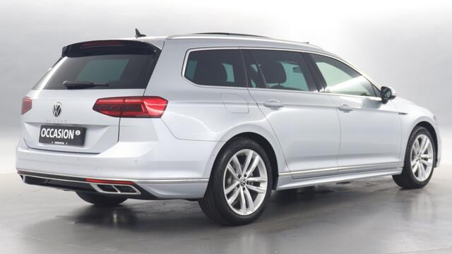 Volkswagen PASSAT Variant 1.5 TSI 150pk R-Line Business DSG / Navigatie / Panoramadak / Stoelverwarming / Camera
