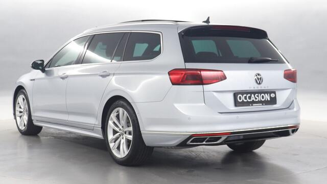 Volkswagen PASSAT Variant 1.5 TSI 150pk R-Line Business DSG / Navigatie / Panoramadak / Stoelverwarming / Camera