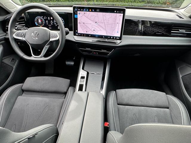 Volkswagen PASSAT Variant 1.5 eTSI 150pk Elegance | Alcantara | Head up | Camera | Dode hoek | Rijklaar incl. garantie