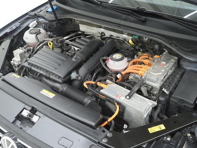Volkswagen PASSAT Variant 1.4 TSI PHEV GTE | Adaptive Cruise | Camera | Carplay | Climate | DAB