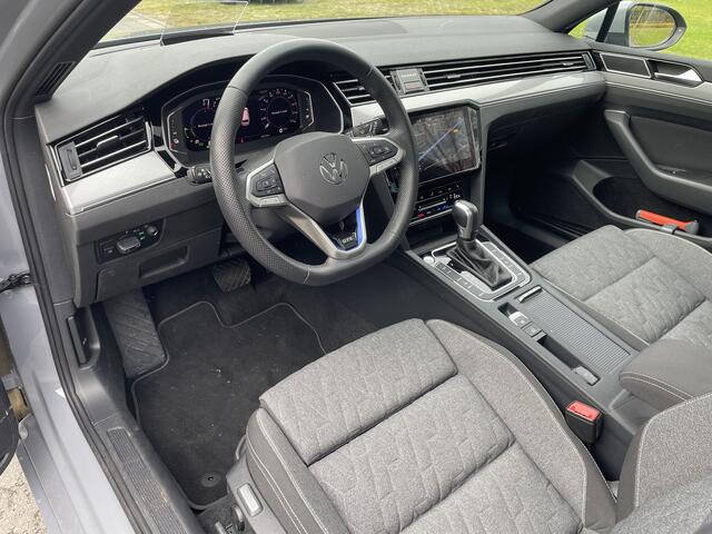 Volkswagen PASSAT Variant 1.4 TSI PHEV 218pk GTE Business DSG / Panoramadak / Head-up Display / Camera / Trekhaak wegklapbaar