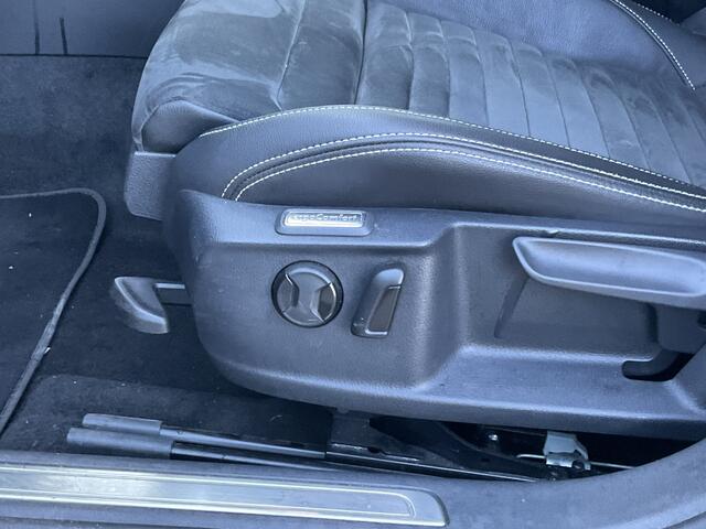 Volkswagen PASSAT Variant 1.4 TSI 272pk PHEV GTE High Vitual Head up Matrix Plug-in