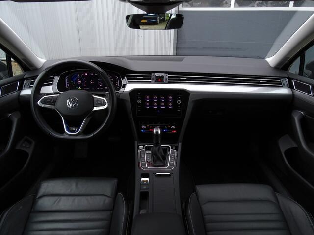 Volkswagen PASSAT Variant 1.4 TSI PHEV GTE Business| Elektrisch wegklapbare trekhaak | Park Assist | Adaptive cruise control | Ergocomfort stoel met geheugen | Achteruitrijcamera | Lederen bekleding | Apple CarPlay | Lane Assist | Side Assist |
