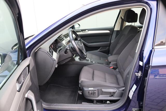 Volkswagen PASSAT Variant 1.5 TSI 150PK Automaat Comfortline Business Navigatie/Camera/Trekhaak/Adaptive-cruise