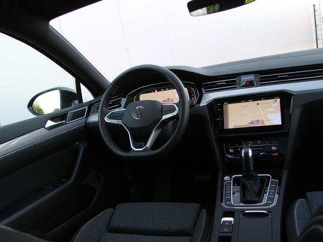 Volkswagen PASSAT Variant 1.4 TSI PHEV GTE | Pano dak | Trekhaak