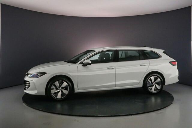 Volkswagen PASSAT Variant Business 1.5 eTSI 150pk DSG Automaat Trekhaak, Elektrische achterklep, Achteruitrijcamera, Navigatie, Adaptive cruise control, LED verlichting, Stoelverwarming