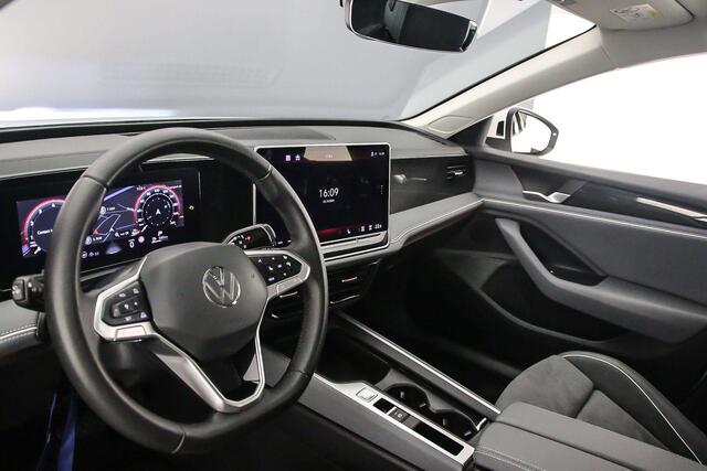 Volkswagen PASSAT Variant Business 1.5 eTSI 150pk DSG Automaat Trekhaak, Elektrische achterklep, Achteruitrijcamera, Navigatie, Adaptive cruise control, LED verlichting, Stoelverwarming