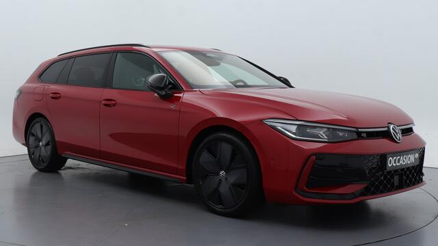Volkswagen PASSAT Variant 1.5 eTSI 150pk DSG R-Line Business Panoramadak Black Style