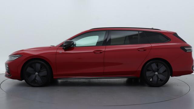 Volkswagen PASSAT Variant 1.5 eTSI 150pk DSG R-Line Business Panoramadak Black Style