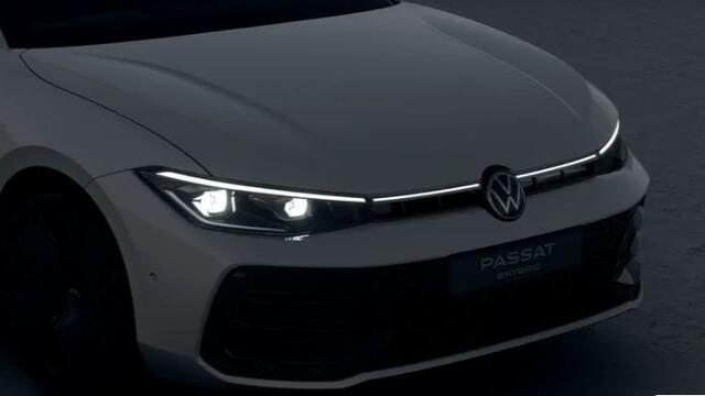 Volkswagen PASSAT Variant 1.5 eHybrid R-Line Edition
