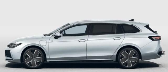 Volkswagen PASSAT Variant 1.5 eHybrid R-Line Edition