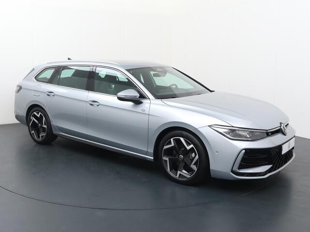 Volkswagen PASSAT Variant 1.5 eTSI R-Line Business | 150 PK | Automaat | Trekhaak | Navigatiesysteem |