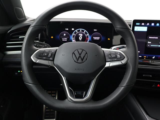 Volkswagen PASSAT Variant 1.5 eTSI R-Line Business | 150 PK | Automaat | Trekhaak | Navigatiesysteem |